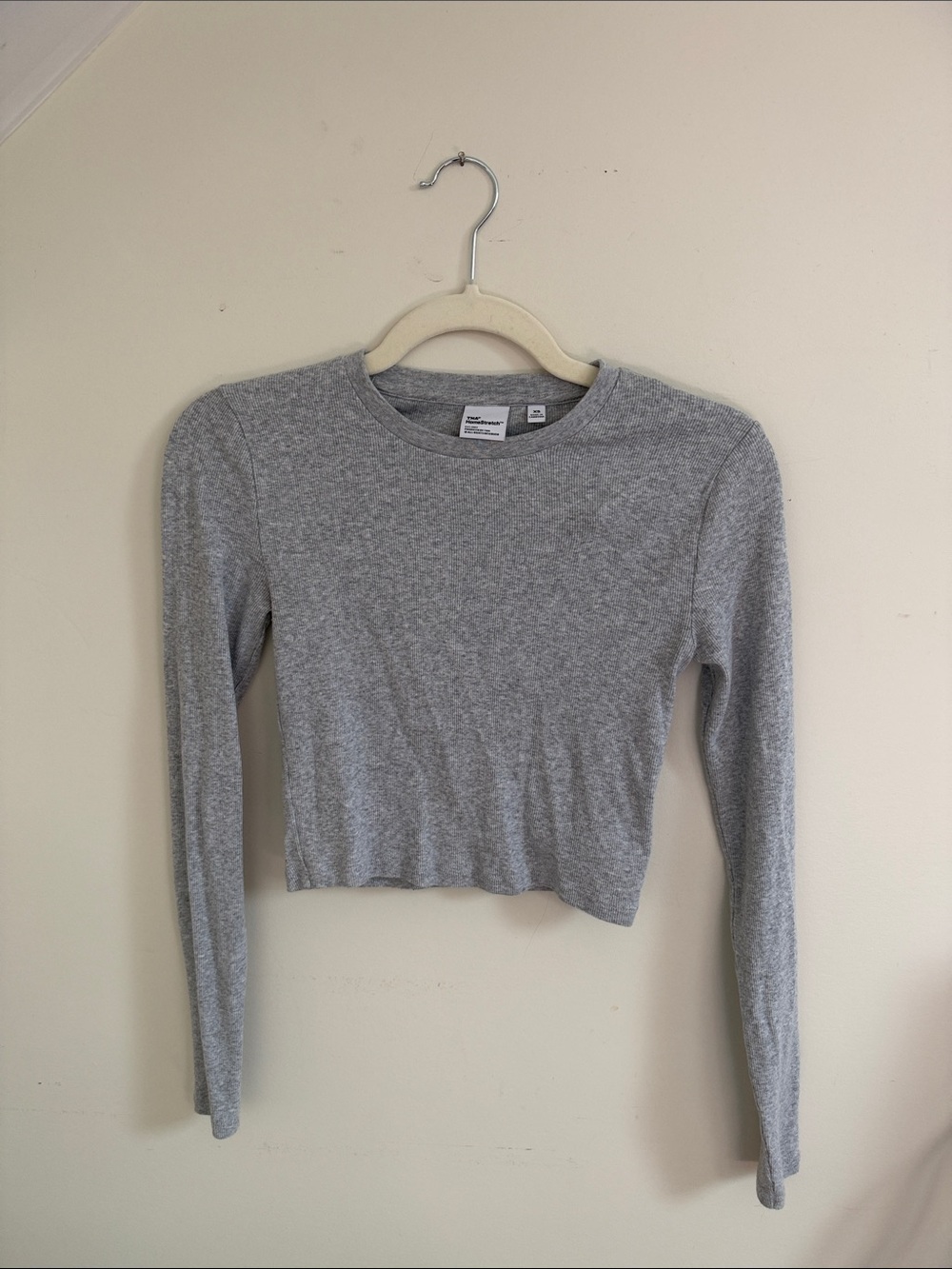 TNA Heather Gray Long-Sleeve Cropped Tee